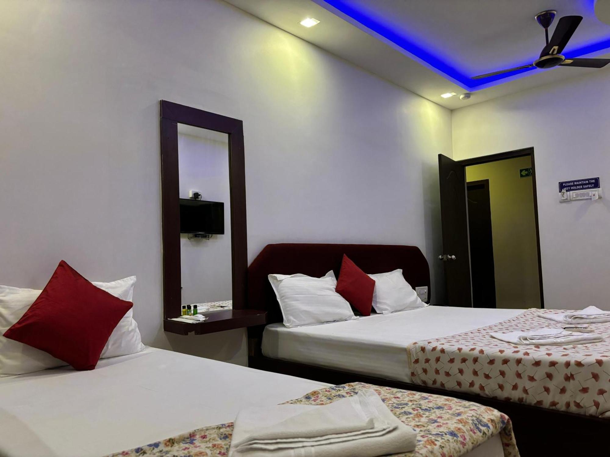 The Tamarind Tree Hotel & Restaurant Shadipur Exterior photo